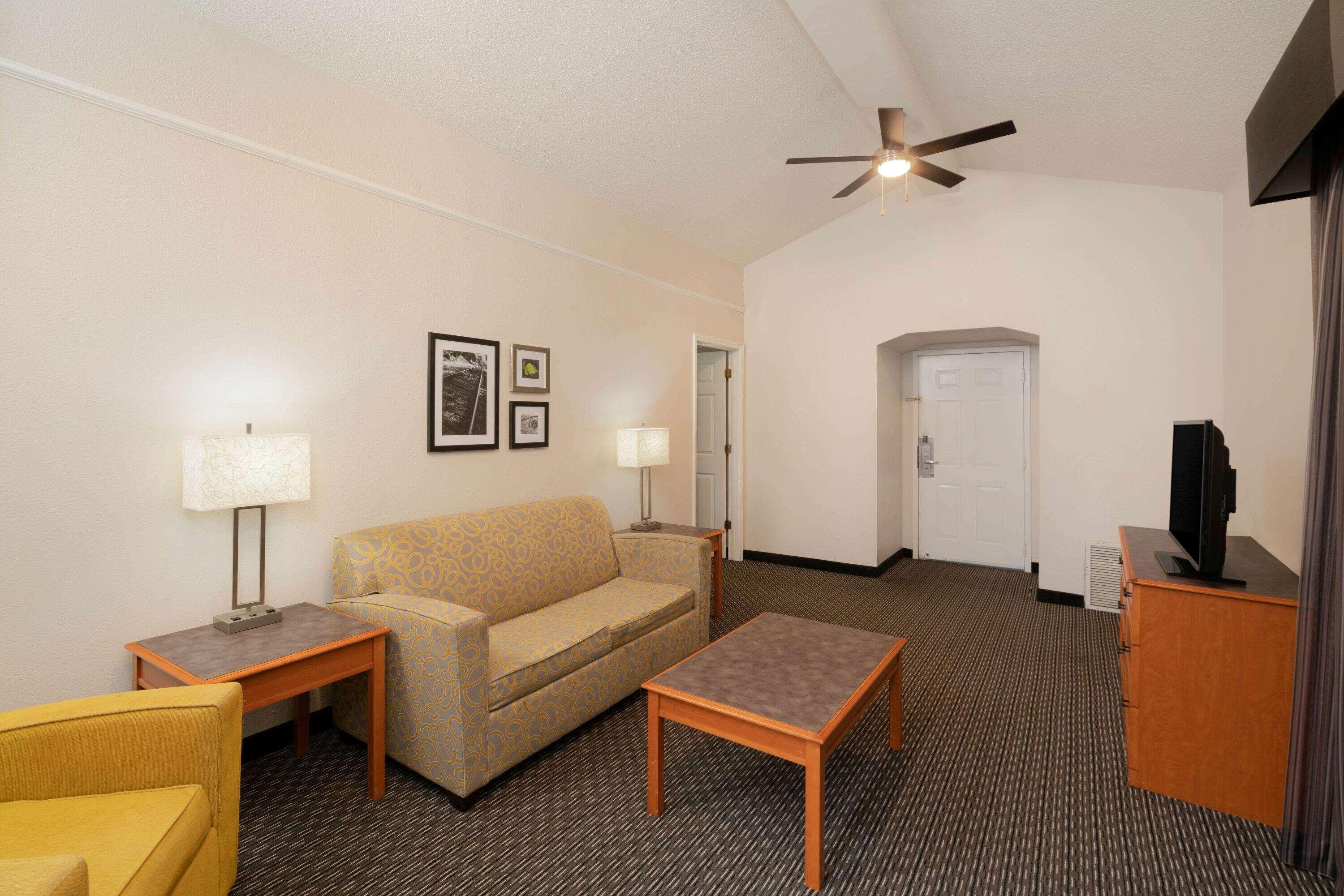 La Quinta Inn By Wyndham Nashville South Exterior photo