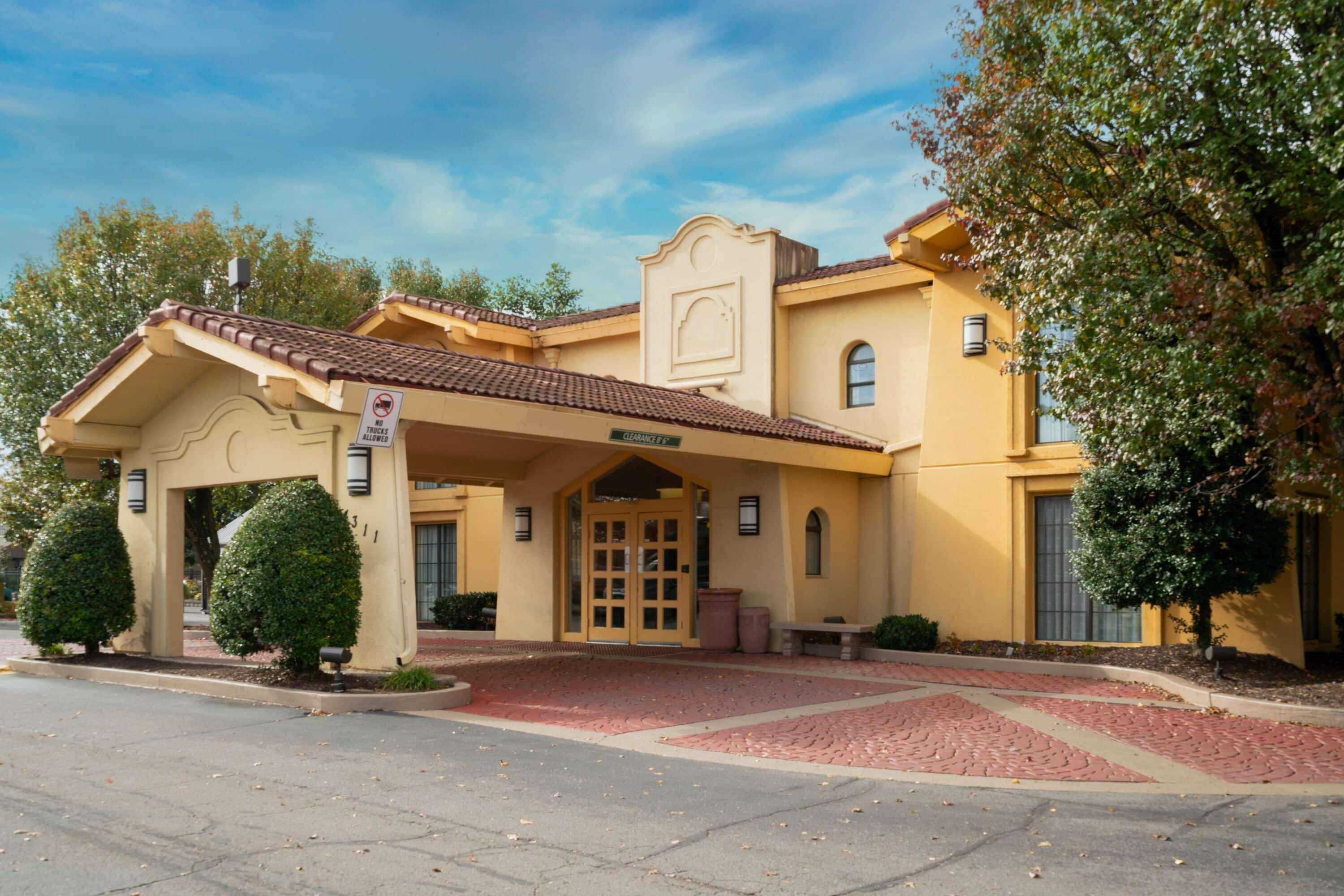 La Quinta Inn By Wyndham Nashville South Exterior photo