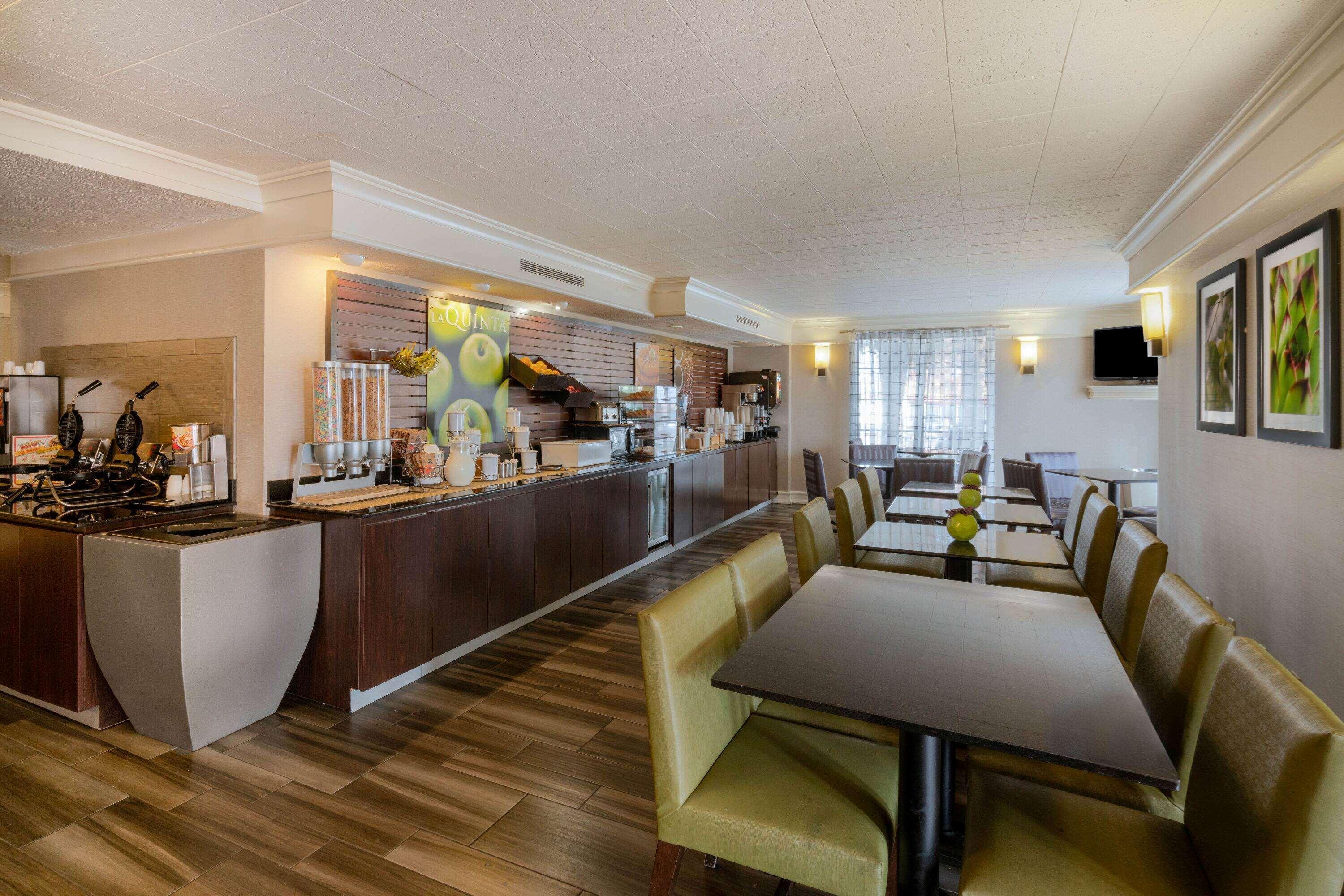 La Quinta Inn By Wyndham Nashville South Exterior photo
