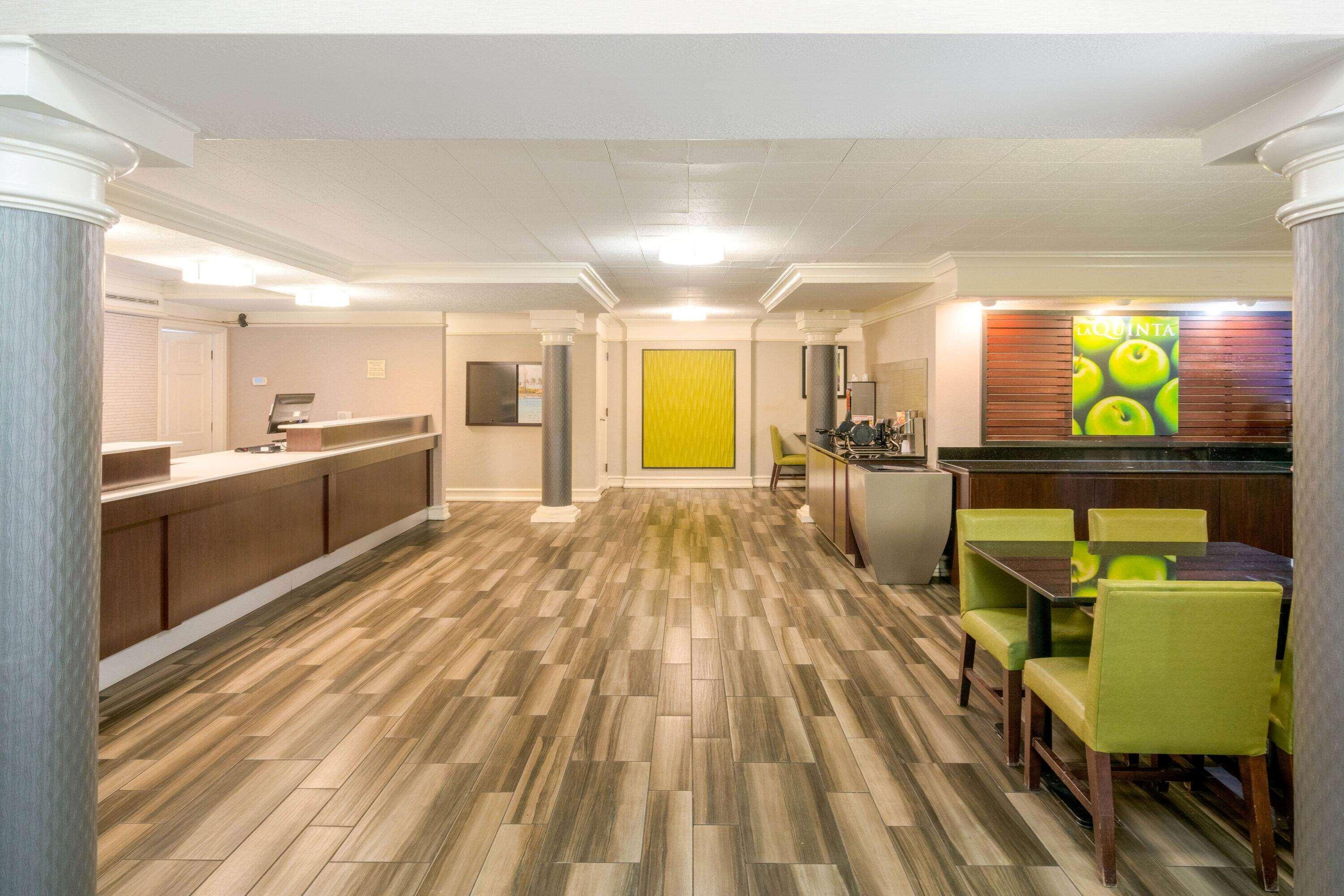 La Quinta Inn By Wyndham Nashville South Exterior photo