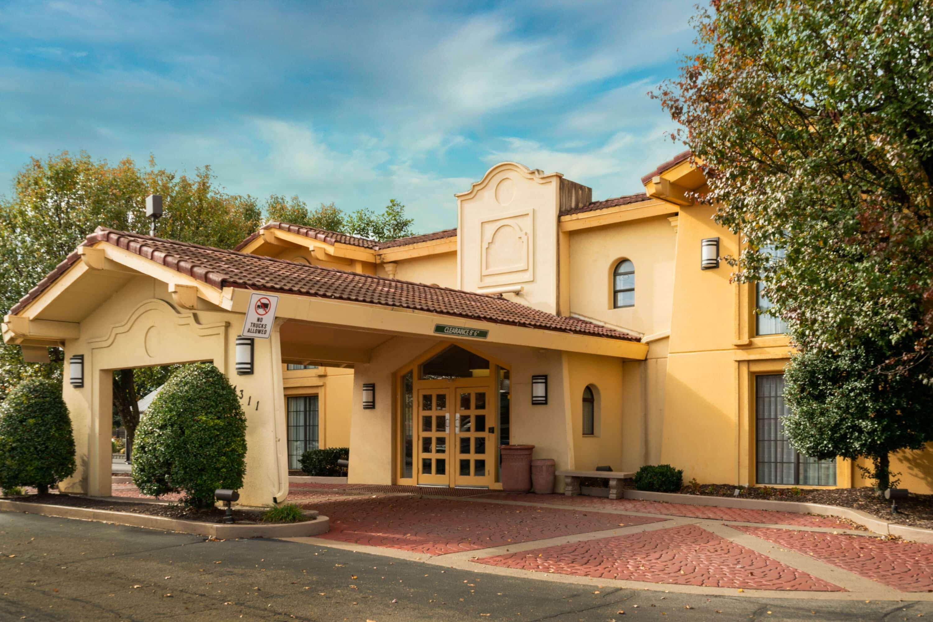 La Quinta Inn By Wyndham Nashville South Exterior photo
